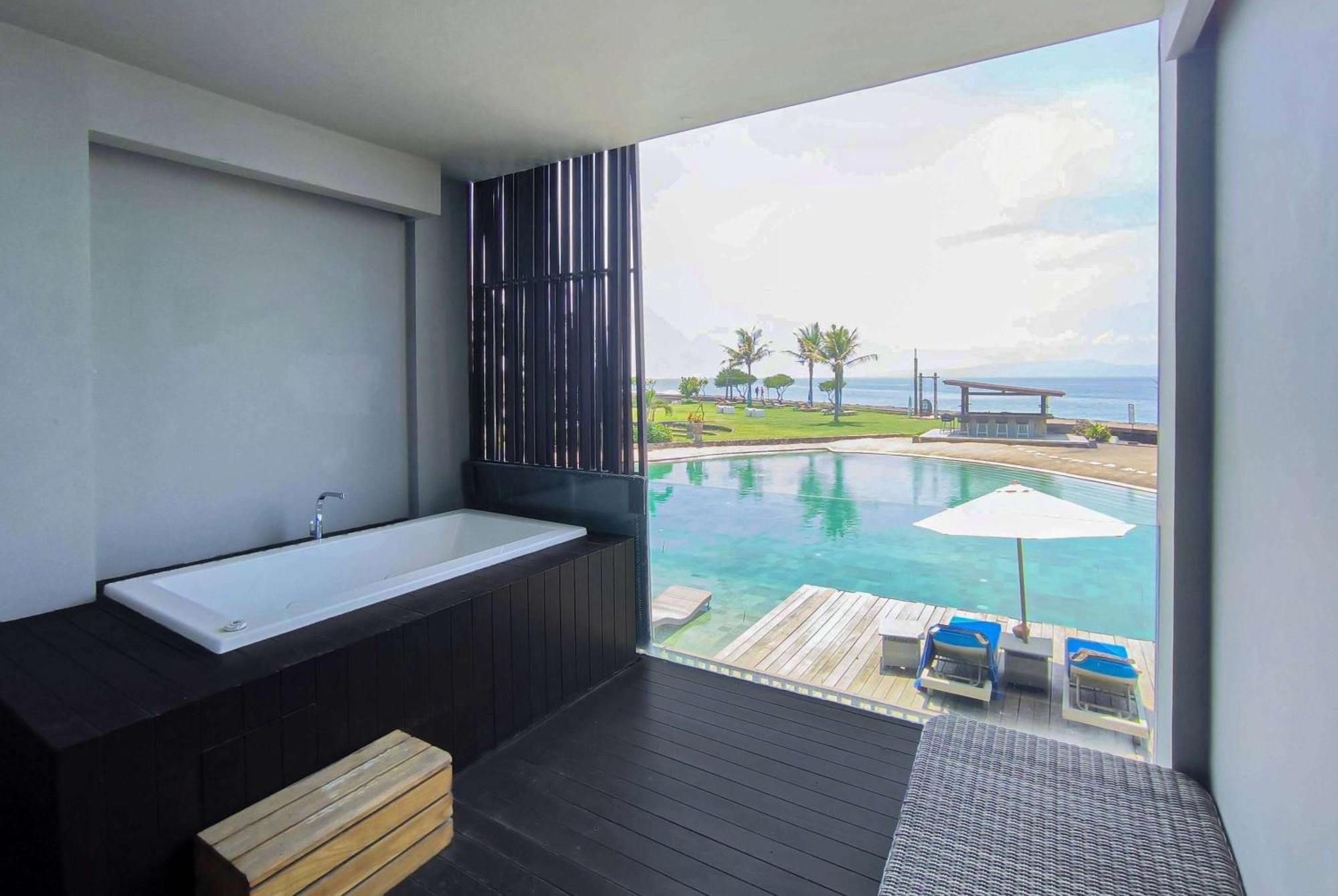Wyndham Tamansari Jivva Resort Bali Siyut Exteriér fotografie A bathroom at the hotel