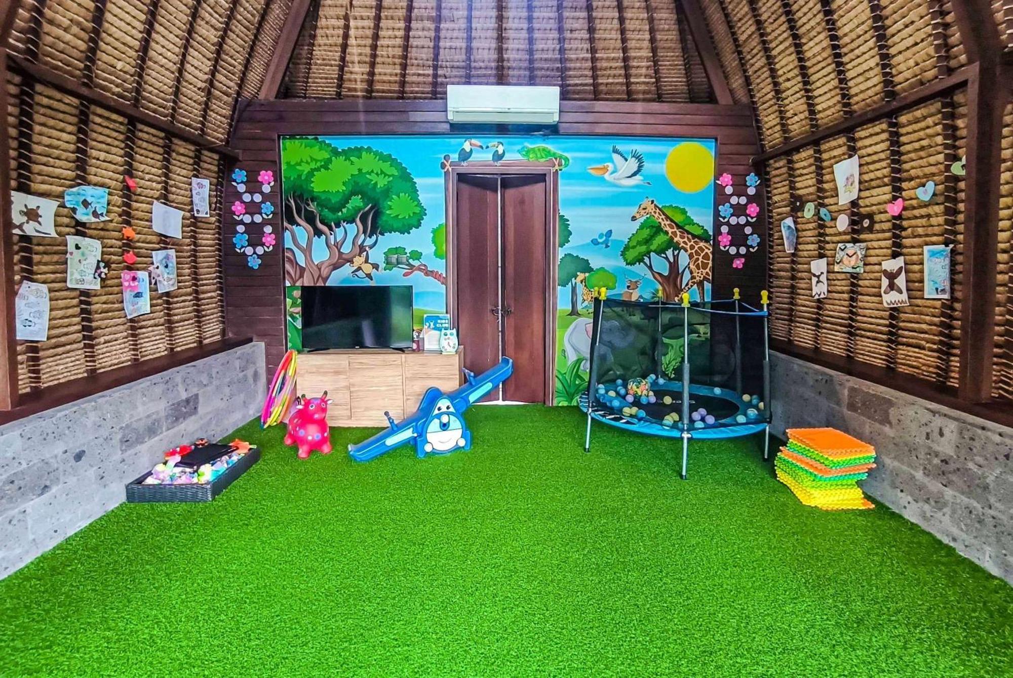 Wyndham Tamansari Jivva Resort Bali Siyut Exteriér fotografie The interior of a typical playhouse