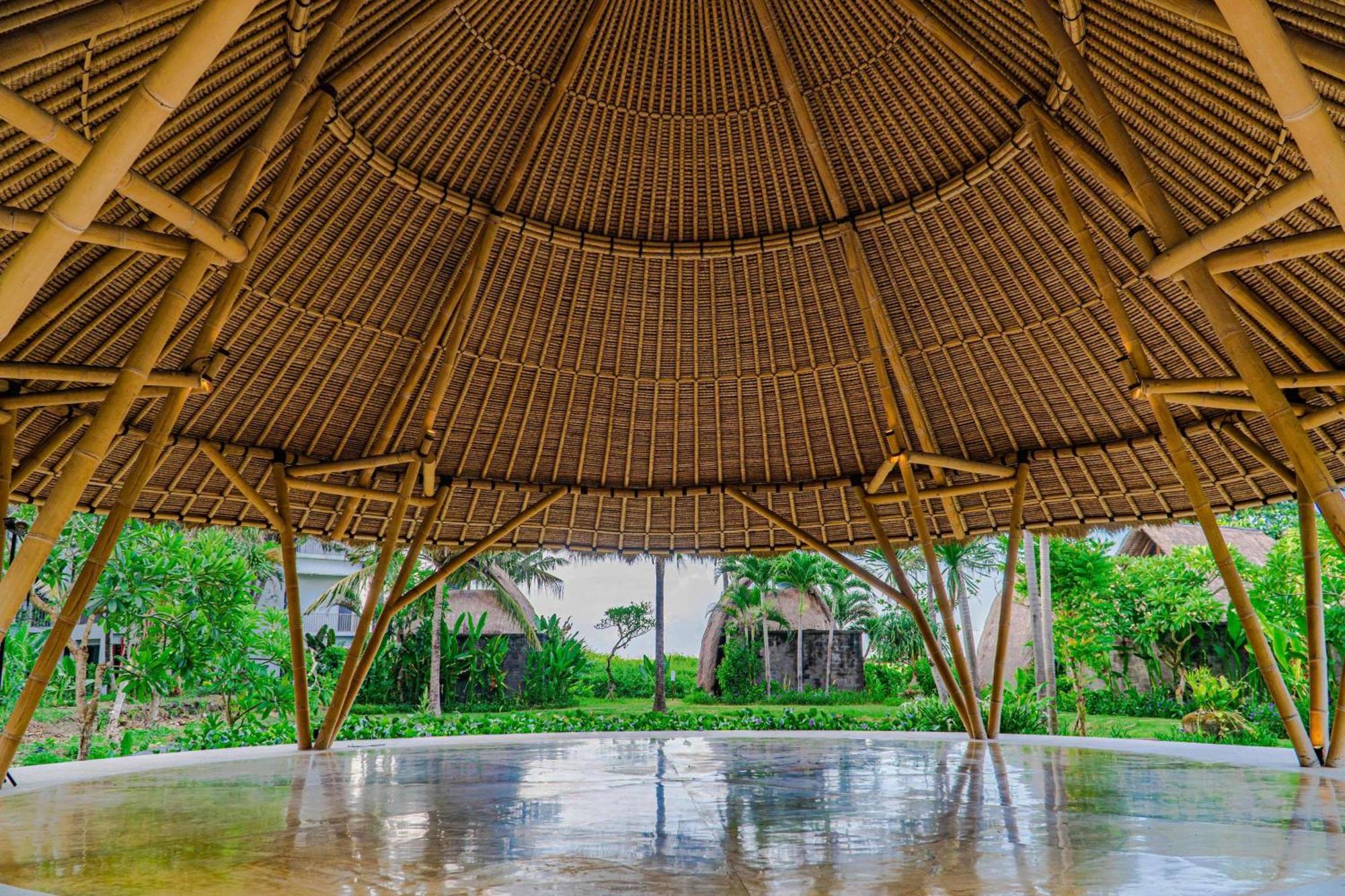Wyndham Tamansari Jivva Resort Bali Siyut Exteriér fotografie The interior of the pavilion