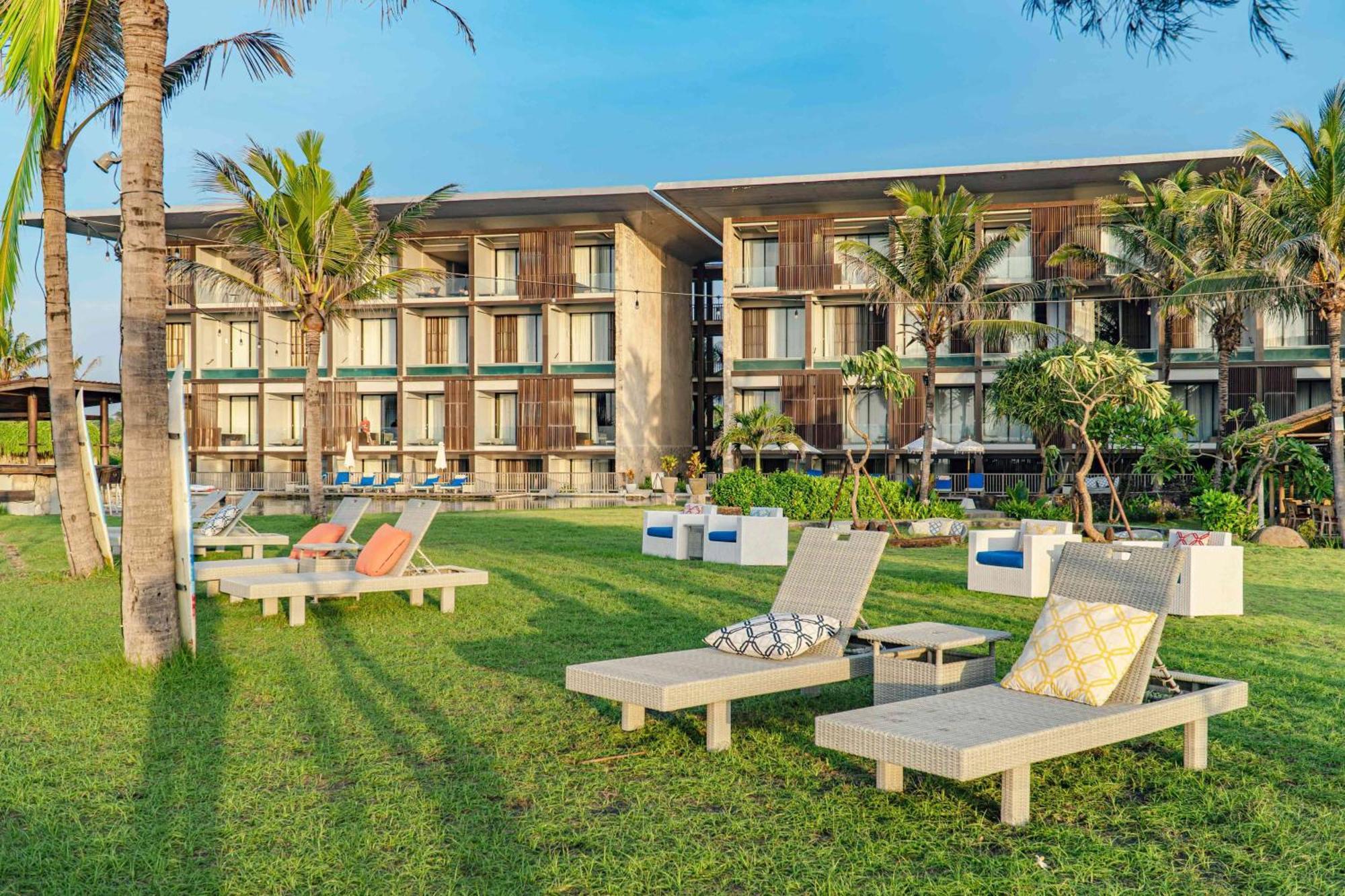 Wyndham Tamansari Jivva Resort Bali Siyut Exteriér fotografie The resort's beach